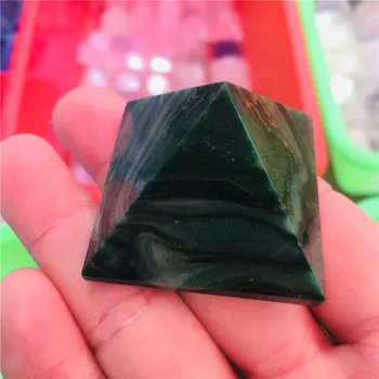 4 cm doğal kristal taş piramit kesim