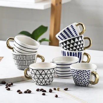 El Boyalı Geometrik Seramik kupalar Altın Saplı El Yapımı Düzensiz kahve fincanları Çay Süt Yulaf Ezmesi Yaratıcı Doğum Günü Hediyeleri