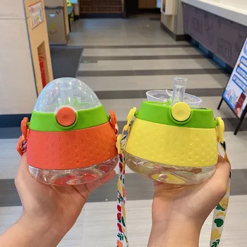 Yeni Yaratıcı Meyve Saman çocuk Su Bardağı Güzel Çilek Kayış çocuk Pot Bahar Kap Tritan plastik bardak kayış ile